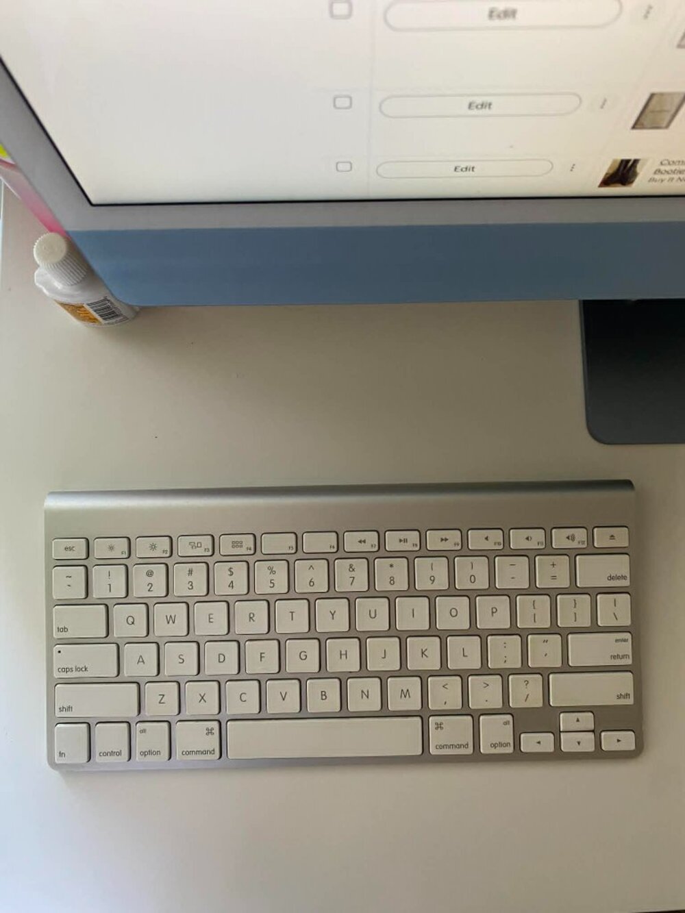 Apple A1314 Keyboard & A1296 Magic Mouse Set – Wireless Bluetooth –